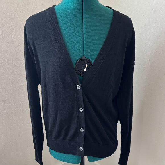 Banana Republic Classic Black V-Neck Cardigan - Picture 6 of 6